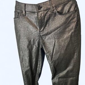 White House skinny metallic grey pants #glamour 6
